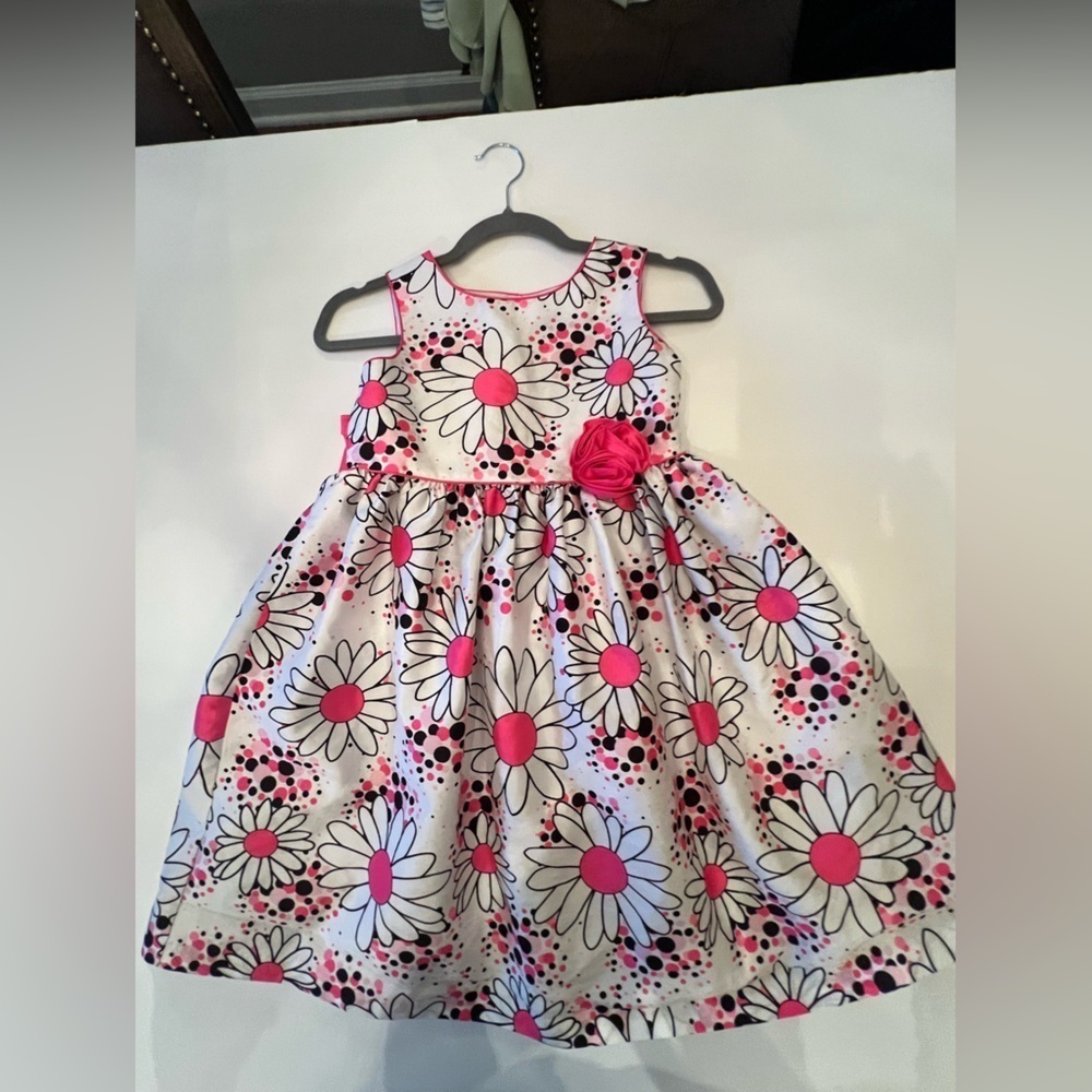 MARMELLATA CLASSICS GIRLS FLORAL DRESS   SIZE 8. WHITE/PINK/BLACK